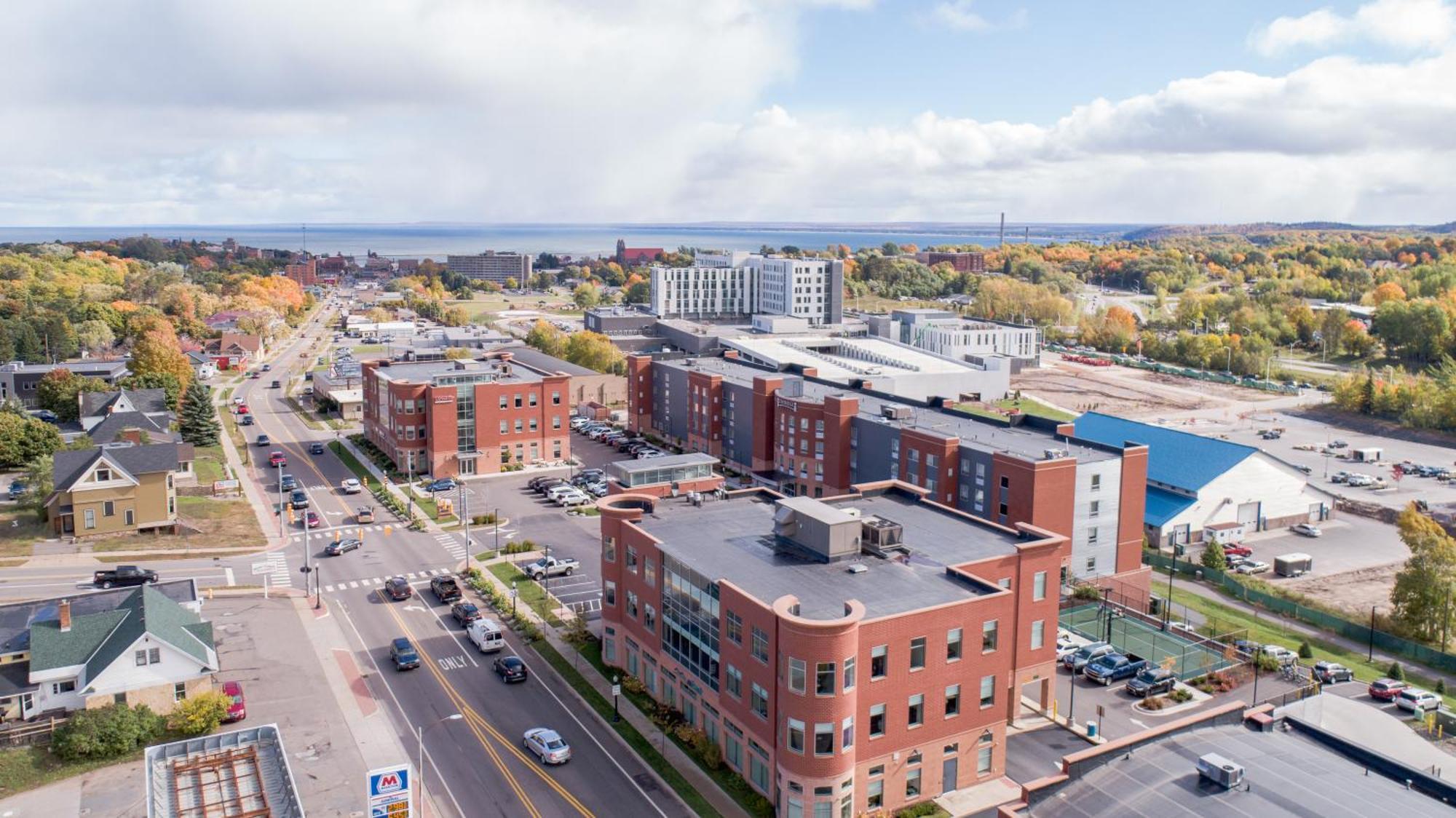 Staybridge Suites Marquette By Ihg Экстерьер фото